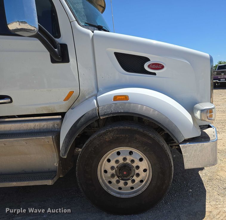 image for item ED2106 2016 Peterbilt 567 dump truck