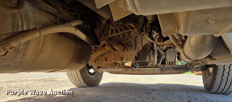 image for item ED2106 2016 Peterbilt 567 dump truck