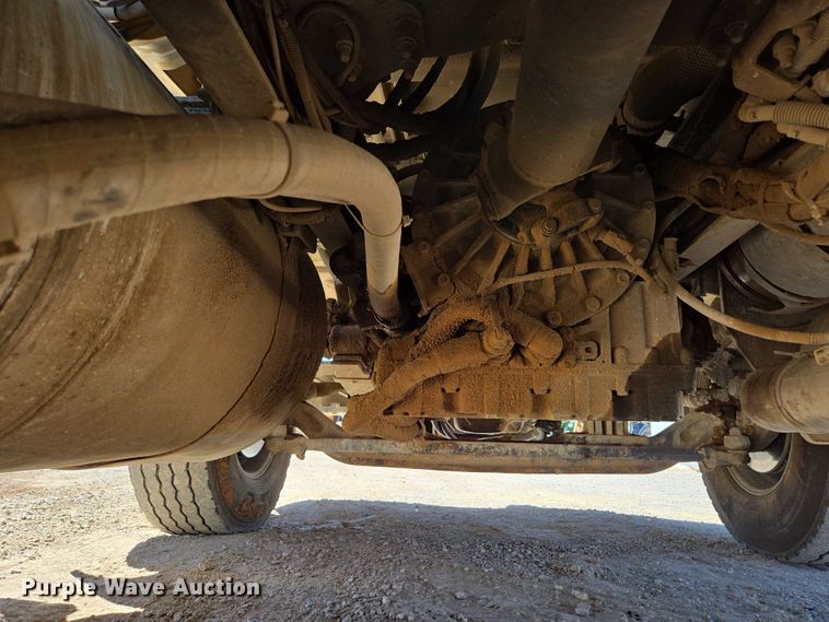 image for item ED2106 2016 Peterbilt 567 dump truck