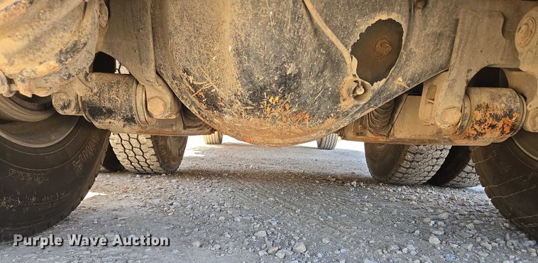 image for item ED2106 2016 Peterbilt 567 dump truck