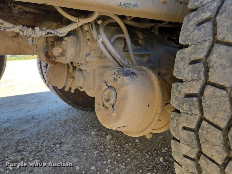 image for item ED2106 2016 Peterbilt 567 dump truck