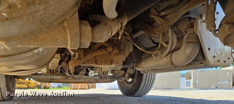 image for item ED2106 2016 Peterbilt 567 dump truck