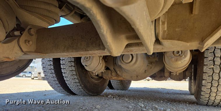 image for item ED2106 2016 Peterbilt 567 dump truck