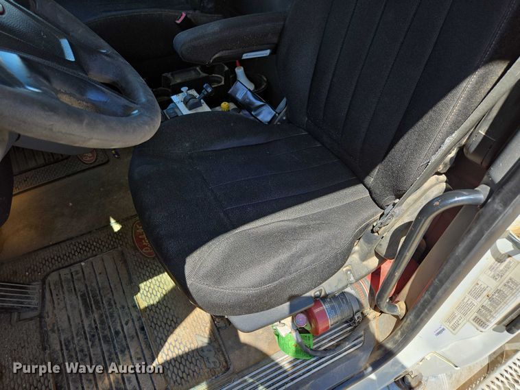 image for item ED2106 2016 Peterbilt 567 dump truck