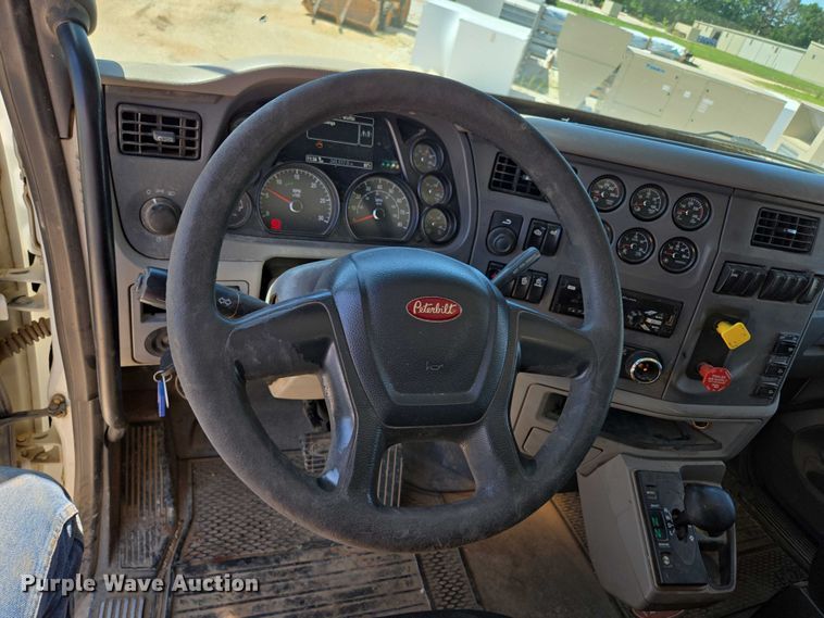 image for item ED2106 2016 Peterbilt 567 dump truck