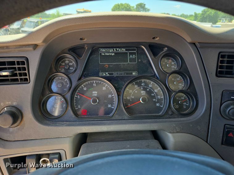 image for item ED2106 2016 Peterbilt 567 dump truck