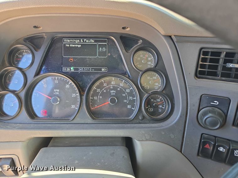 image for item ED2106 2016 Peterbilt 567 dump truck