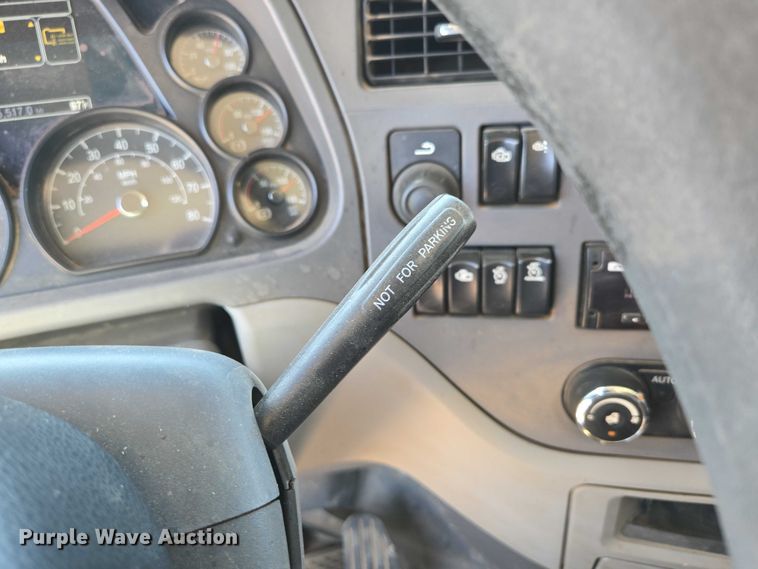 image for item ED2106 2016 Peterbilt 567 dump truck