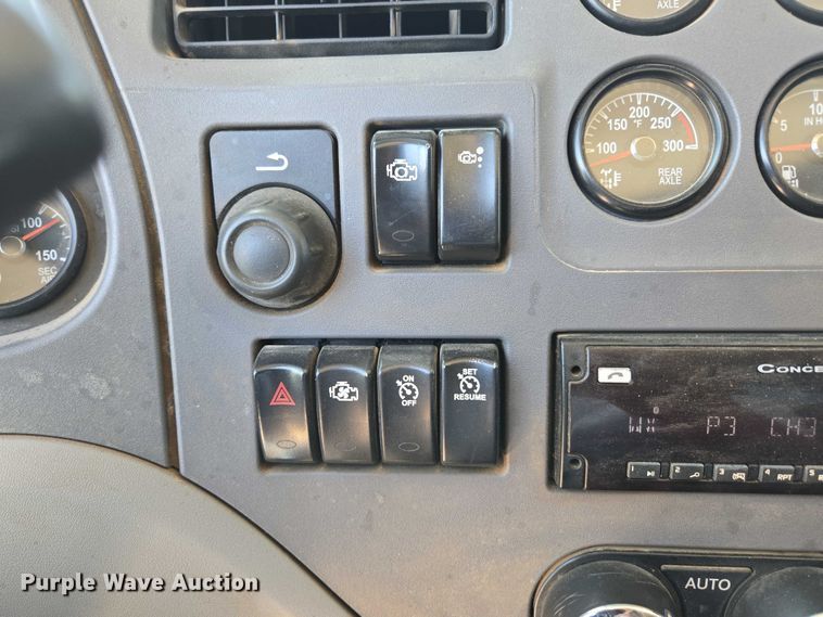 image for item ED2106 2016 Peterbilt 567 dump truck