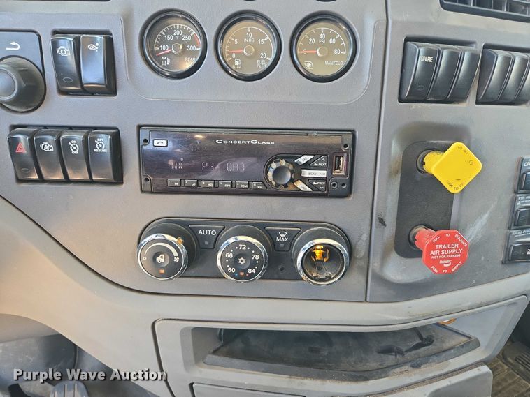 image for item ED2106 2016 Peterbilt 567 dump truck