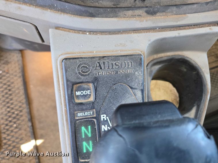 image for item ED2106 2016 Peterbilt 567 dump truck