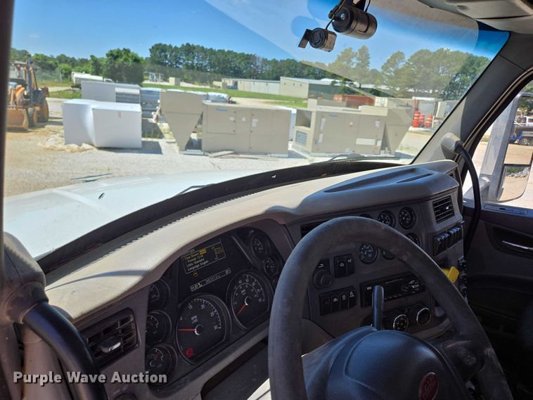 image for item ED2106 2016 Peterbilt 567 dump truck