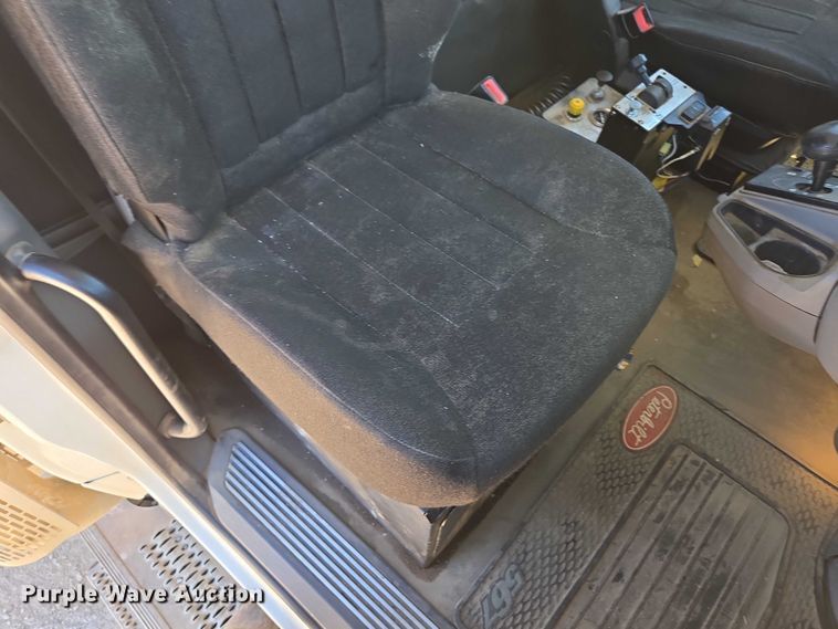 image for item ED2106 2016 Peterbilt 567 dump truck