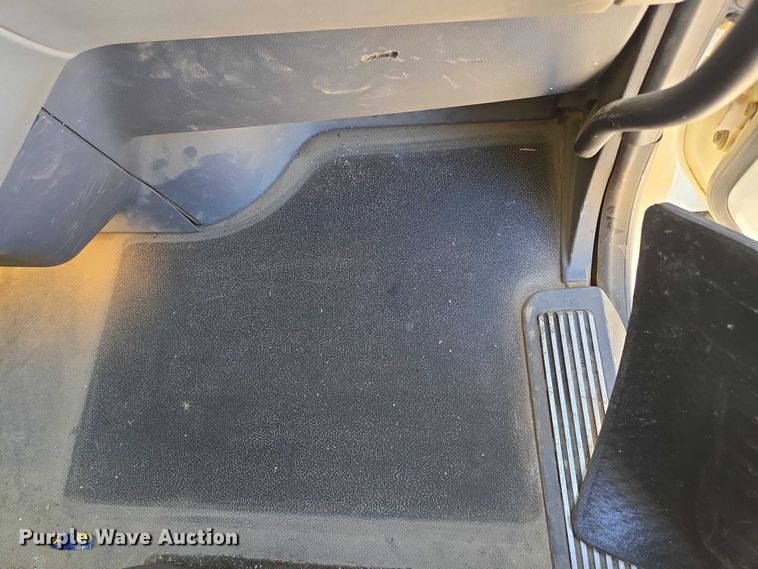 image for item ED2106 2016 Peterbilt 567 dump truck