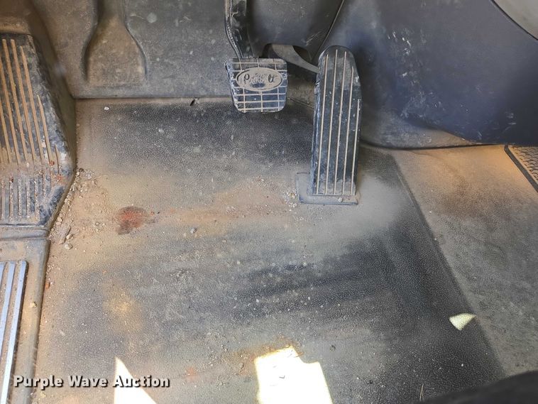 image for item ED2106 2016 Peterbilt 567 dump truck