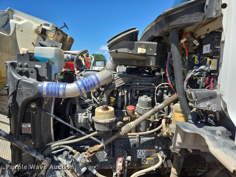 image for item ED2106 2016 Peterbilt 567 dump truck