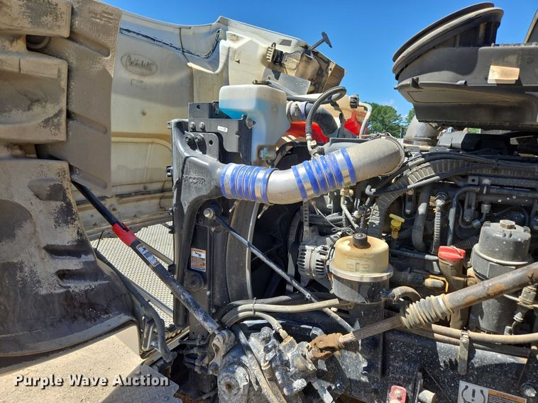 image for item ED2106 2016 Peterbilt 567 dump truck