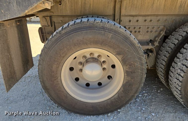 image for item ED2106 2016 Peterbilt 567 dump truck