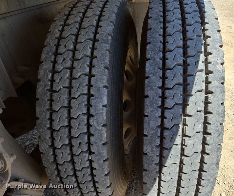 image for item ED2106 2016 Peterbilt 567 dump truck