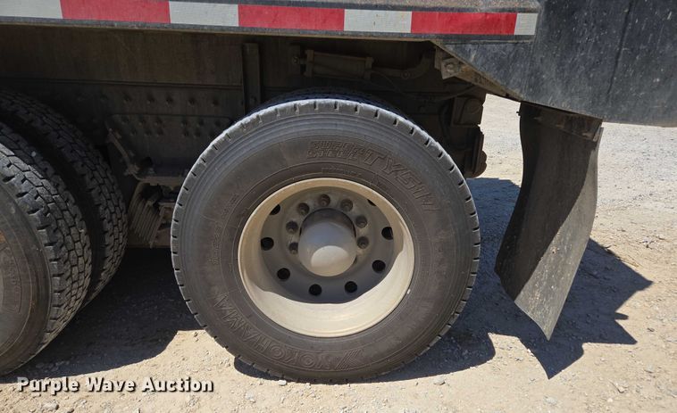 image for item ED2106 2016 Peterbilt 567 dump truck