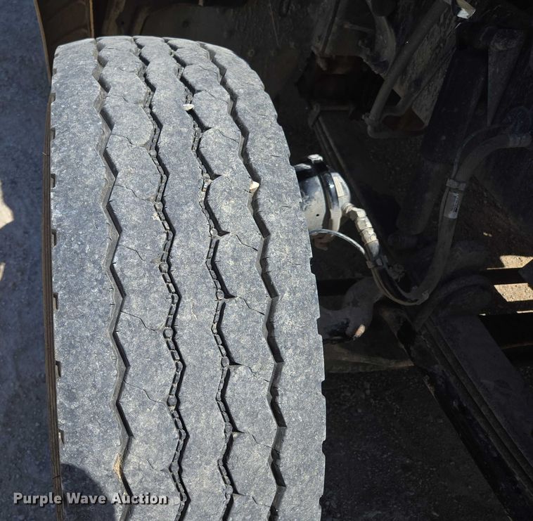 image for item ED2106 2016 Peterbilt 567 dump truck