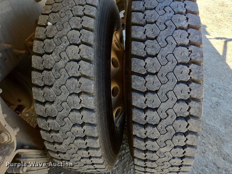 image for item ED2106 2016 Peterbilt 567 dump truck