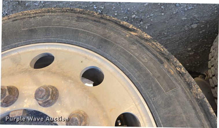 image for item ED2106 2016 Peterbilt 567 dump truck