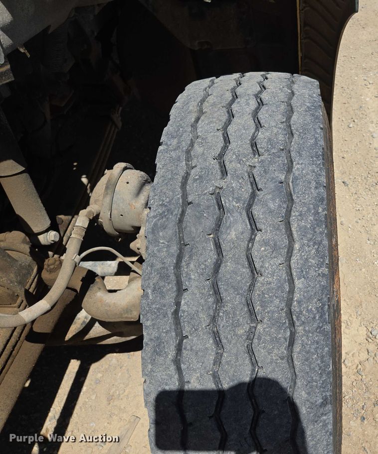 image for item ED2106 2016 Peterbilt 567 dump truck