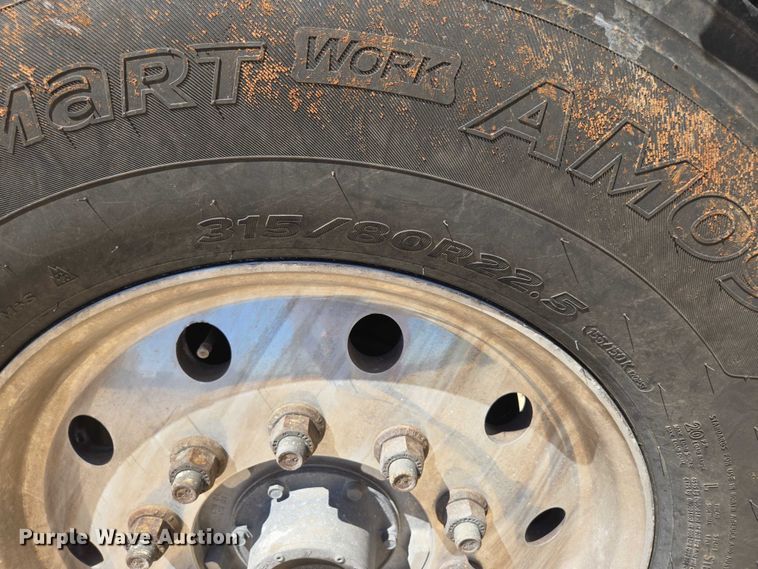 image for item ED2106 2016 Peterbilt 567 dump truck