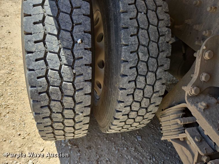 image for item ED2106 2016 Peterbilt 567 dump truck