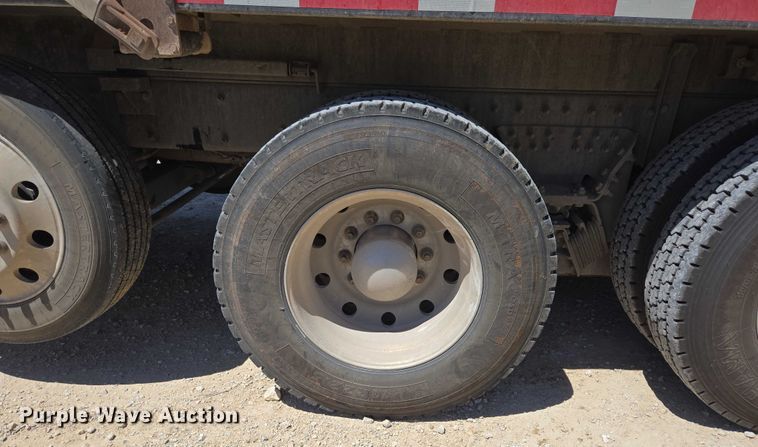 image for item ED2106 2016 Peterbilt 567 dump truck