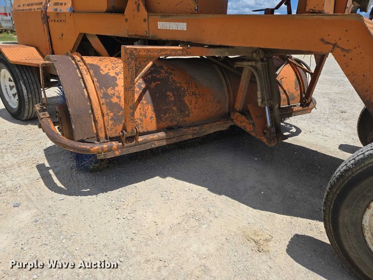 image for item ED2114 1998 Broce RJ 350 broom