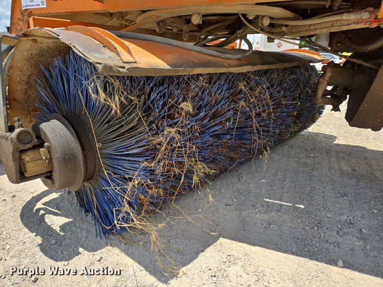 image for item ED2114 1998 Broce RJ 350 broom