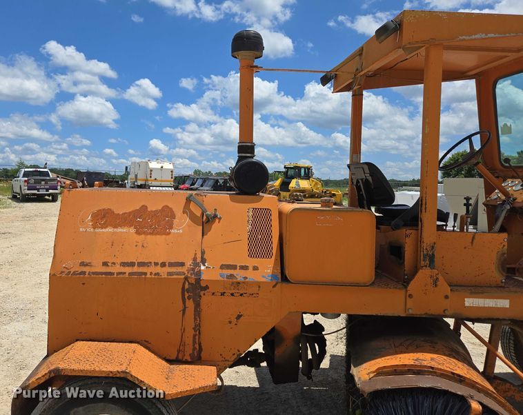 image for item ED2114 1998 Broce RJ 350 broom