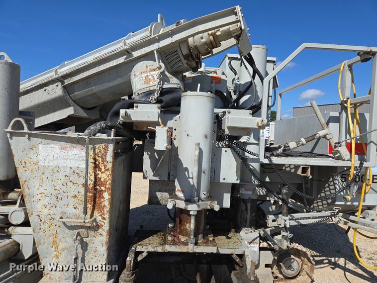 image for item ED2117 2006 Power Curber 5700-B Super curb machine