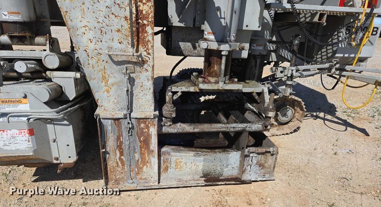 image for item ED2117 2006 Power Curber 5700-B Super curb machine