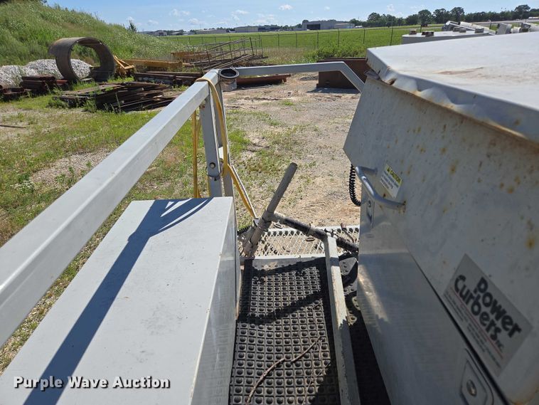 image for item ED2117 2006 Power Curber 5700-B Super curb machine