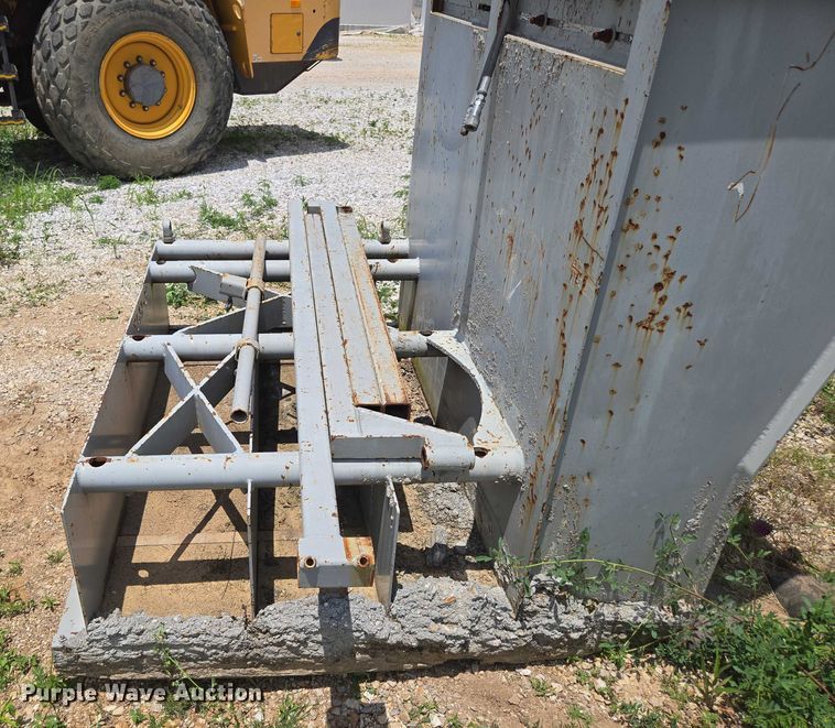 image for item ED2117 2006 Power Curber 5700-B Super curb machine