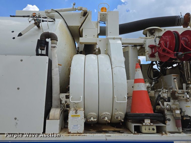 image for item ED2119 2006 International 7500 sewer jetter truck