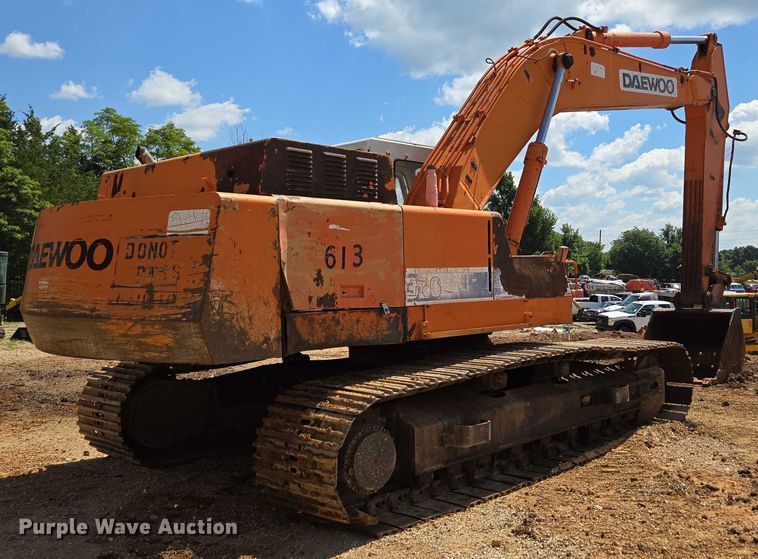 image for item ED2130 1998 Daewoo DH320 excavator