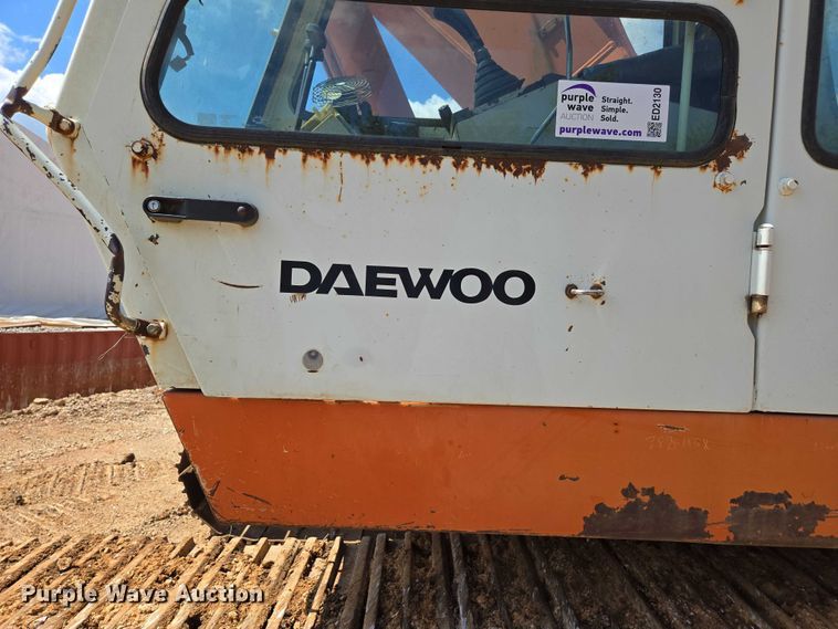 image for item ED2130 1998 Daewoo DH320 excavator