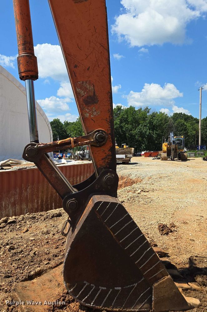 image for item ED2130 1998 Daewoo DH320 excavator