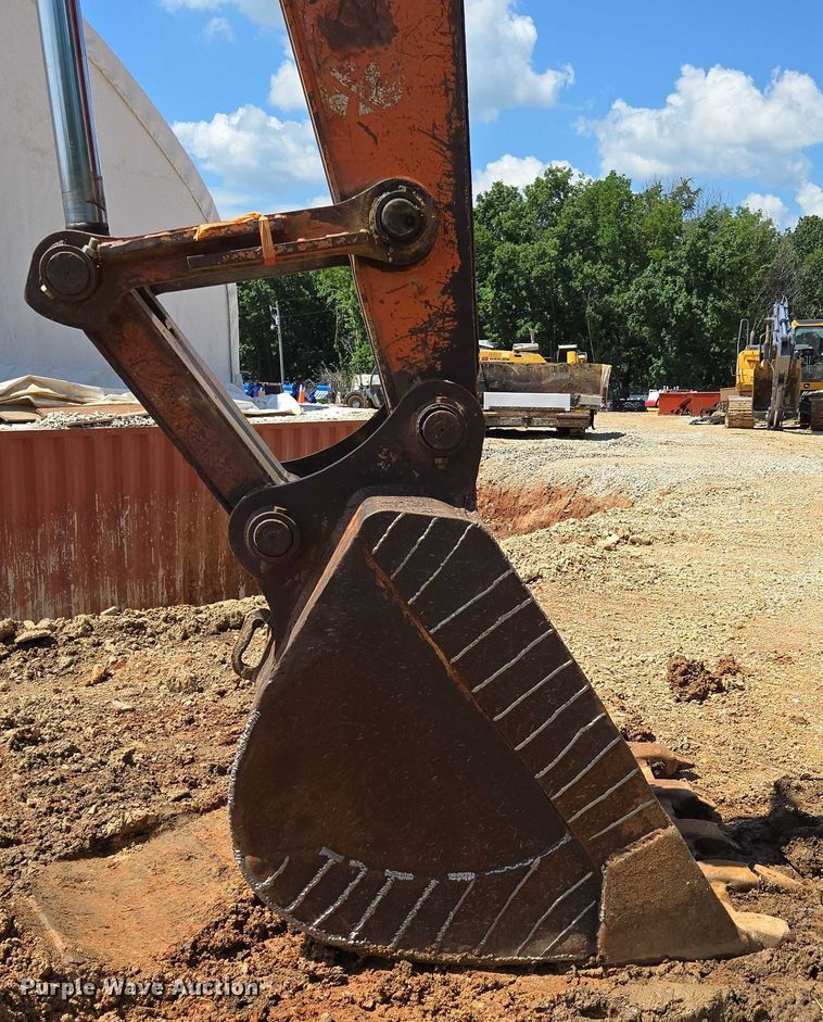 image for item ED2130 1998 Daewoo DH320 excavator