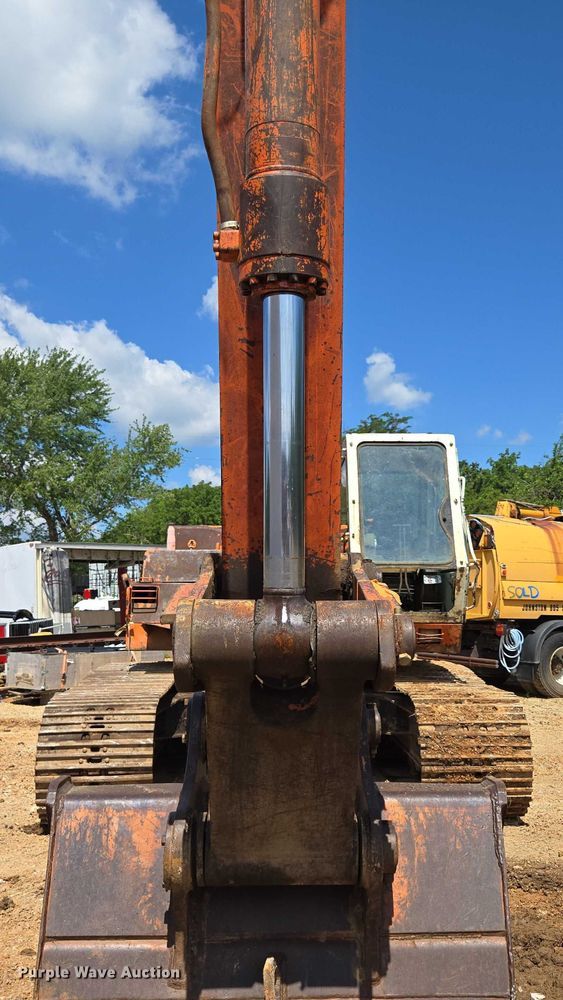 image for item ED2130 1998 Daewoo DH320 excavator