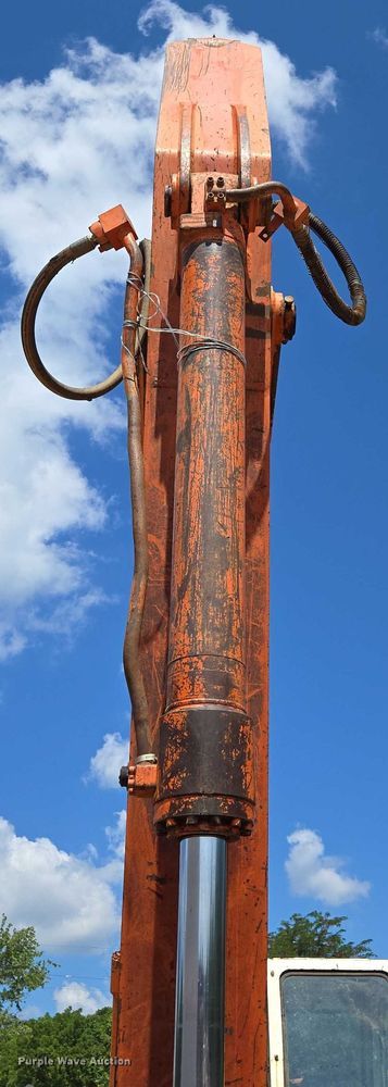 image for item ED2130 1998 Daewoo DH320 excavator