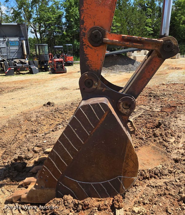 image for item ED2130 1998 Daewoo DH320 excavator