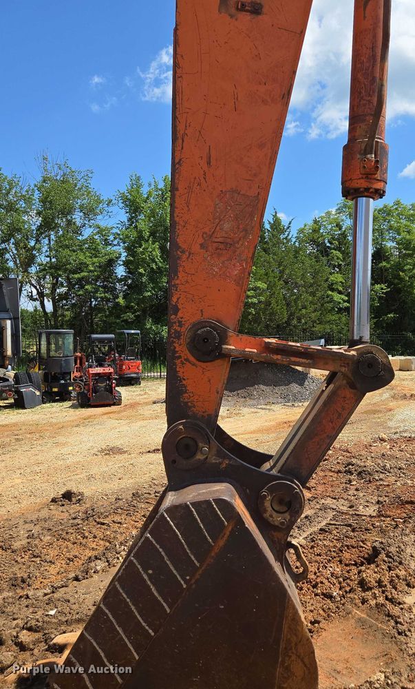 image for item ED2130 1998 Daewoo DH320 excavator