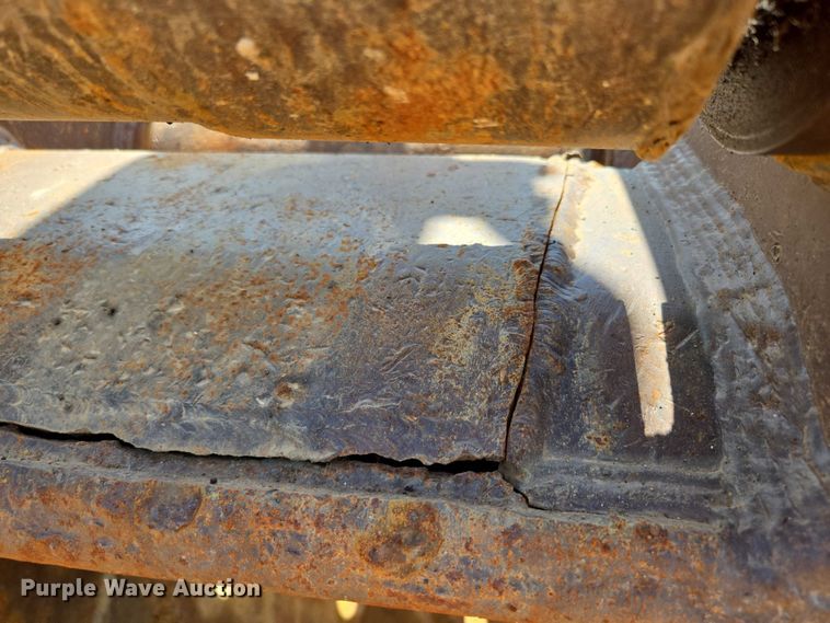 image for item ED2130 1998 Daewoo DH320 excavator