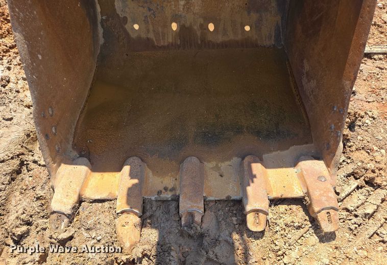 image for item ED2130 1998 Daewoo DH320 excavator