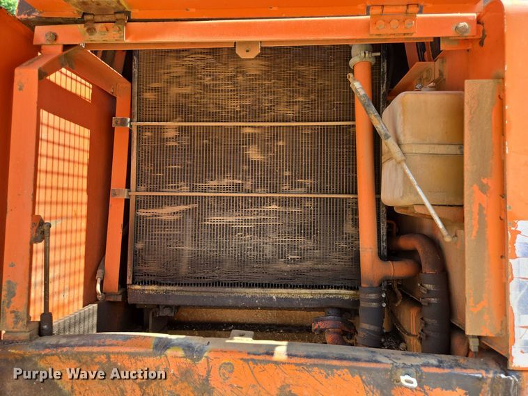 image for item ED2130 1998 Daewoo DH320 excavator